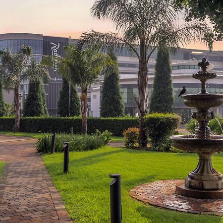 Radisson Hotel And Convention Centre Or Tambo Airport Johannesburg Kültér fotó